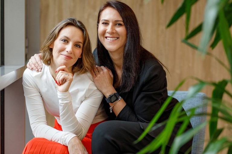 HR klubo kuriančioji komanda Giedrė Vaitiekūnaitė ir Rasa Kaminskienė
